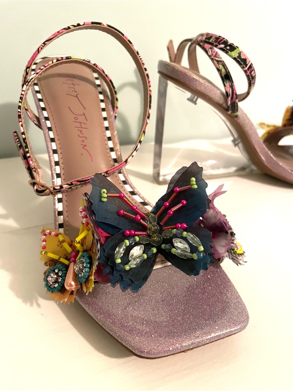 🦋Betsey Johnson Pink Glitter Heels with Multicolor Butterfly Embellishments